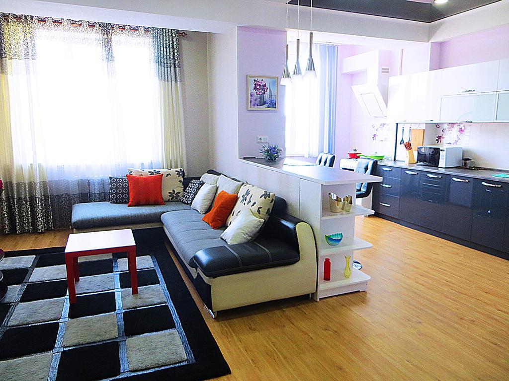Bishkek Flatlux Apartments Buitenkant foto